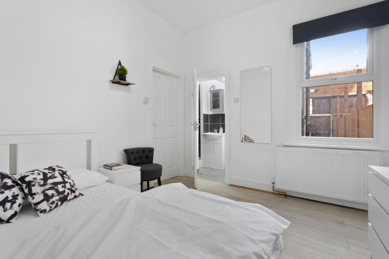 Fantastic 2Bd Barking Stay With Links To The City! ロンドン エクステリア 写真