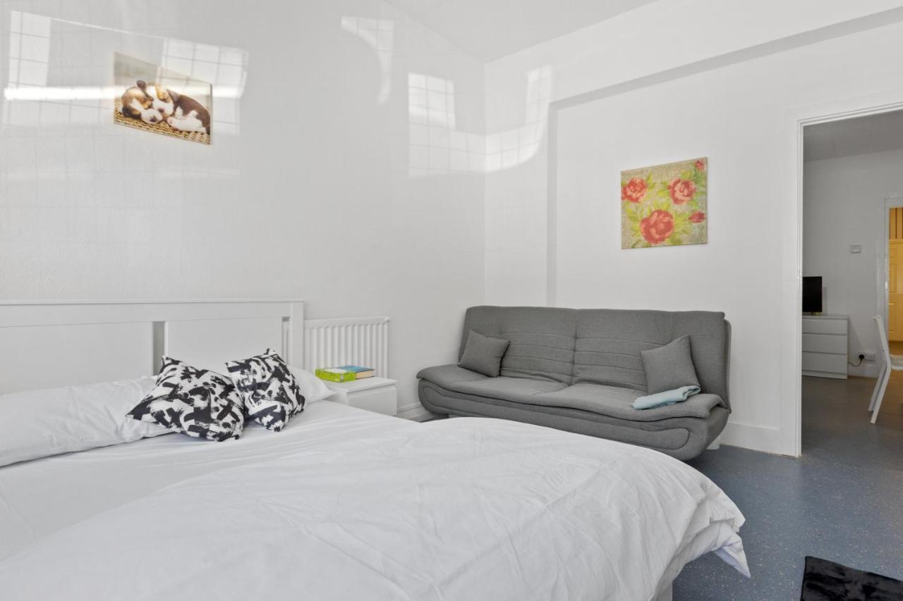 Fantastic 2Bd Barking Stay With Links To The City! ロンドン エクステリア 写真