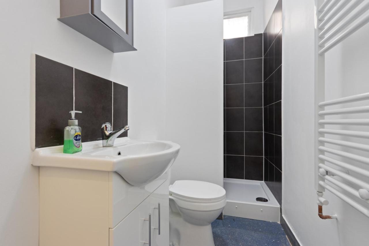 Fantastic 2Bd Barking Stay With Links To The City! ロンドン エクステリア 写真
