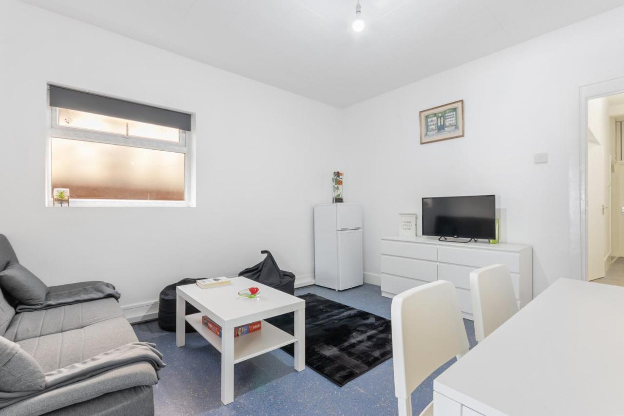 Fantastic 2Bd Barking Stay With Links To The City! ロンドン エクステリア 写真