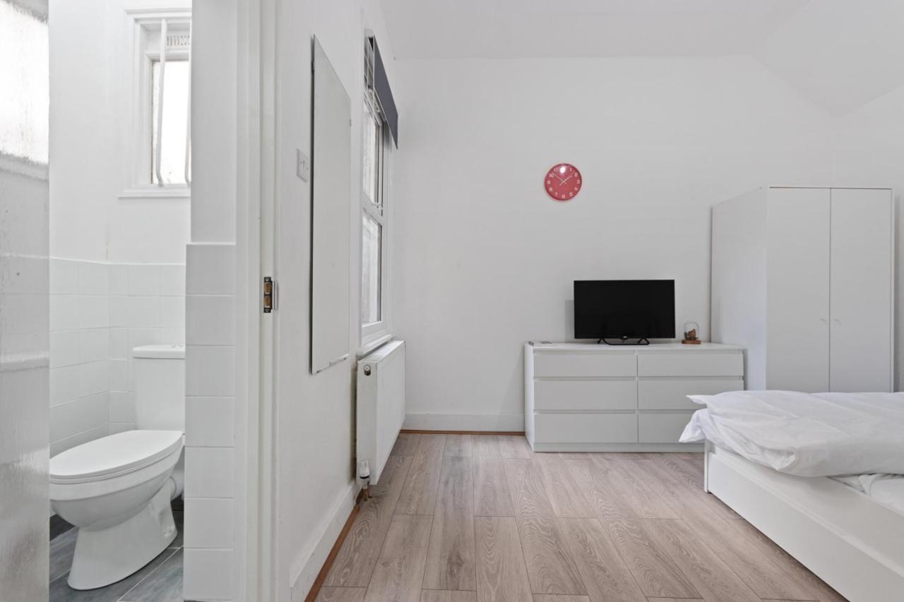 Fantastic 2Bd Barking Stay With Links To The City! ロンドン エクステリア 写真