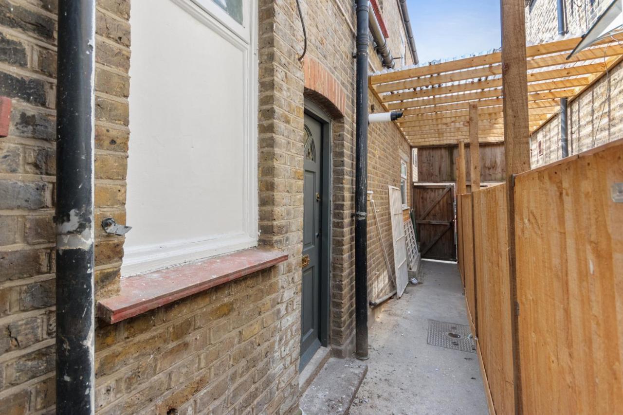 Fantastic 2Bd Barking Stay With Links To The City! ロンドン エクステリア 写真